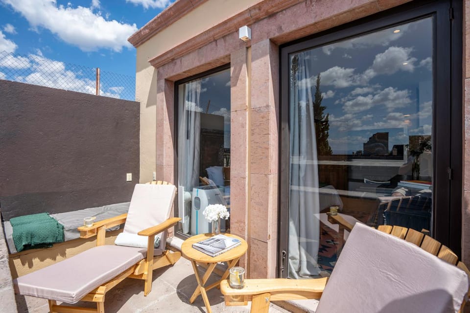Patio, Day, Balcony/Terrace, Seating area