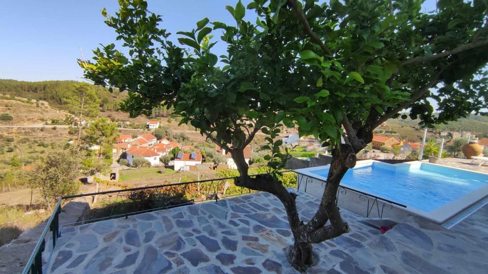 Casa do Cabeço House in Santarém District, Portugal