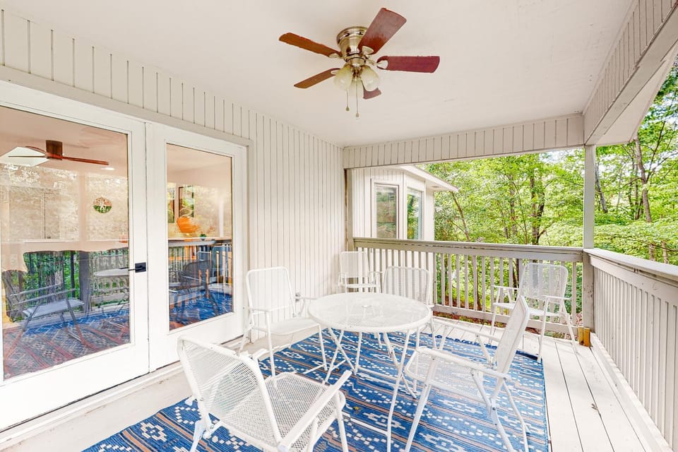 La Bella Vida at Bella Vista House in Bella Vista