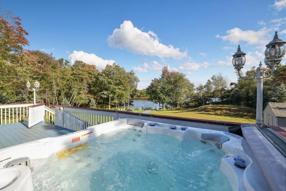 Stunning Lakefront Home - Swim, Fish, Kayak, HotTub Campground/ 
RV Resort in Pocono Mountains