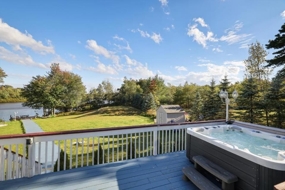 Stunning Lakefront Home - Swim, Fish, Kayak, HotTub Campground/ 
RV Resort in Pocono Mountains