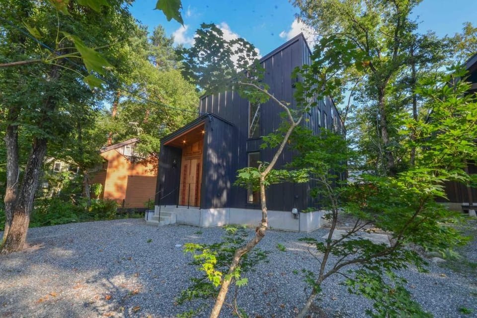 Hakuba Staunton- brand new exquisite luxury villa Chalet in Hakuba
