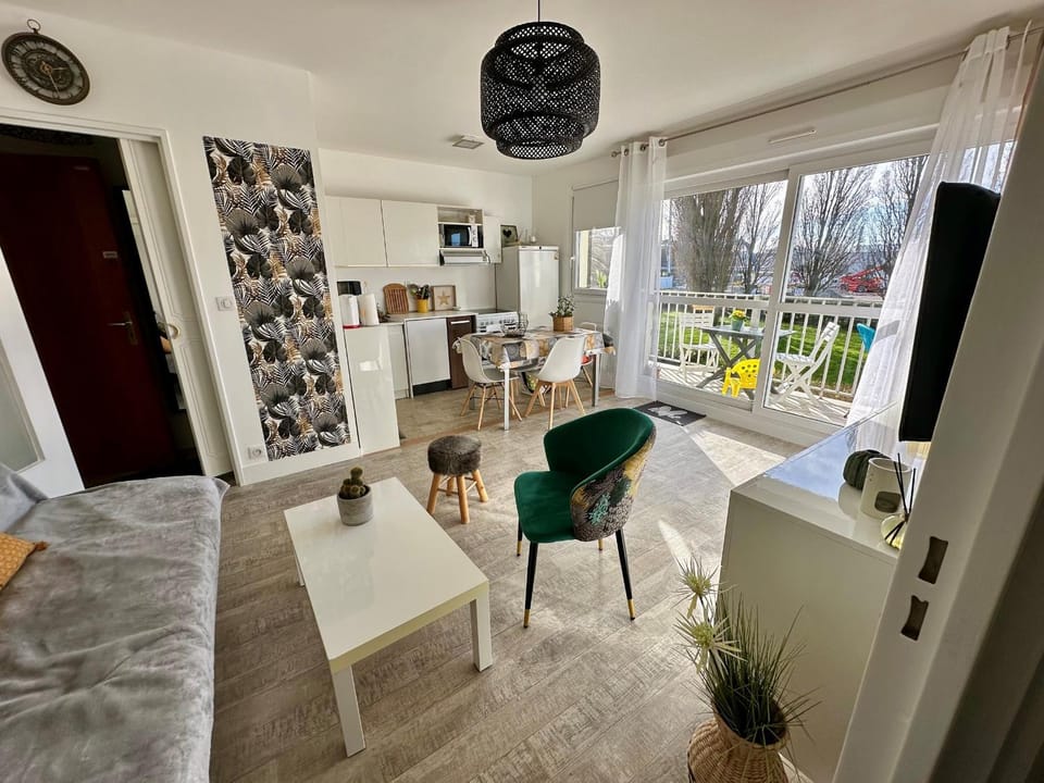 Charmant 2 pièces, balcon, proche centre-ville Cabourg, 4 pers, parking sécurisé - FR-1-487-360 Apartment in Cabourg