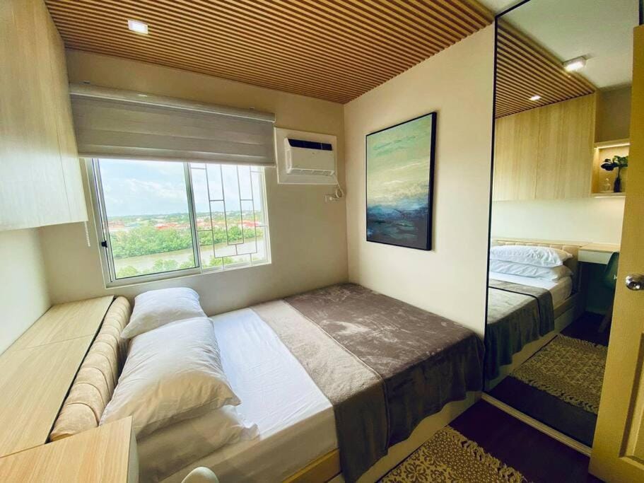 Bed, Photo of the whole room, Bedroom, air conditioner