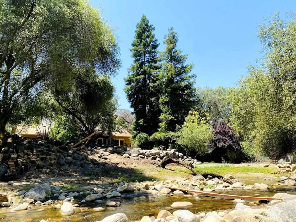 Sequoia Cabin by the River Cabin in Three Rivers