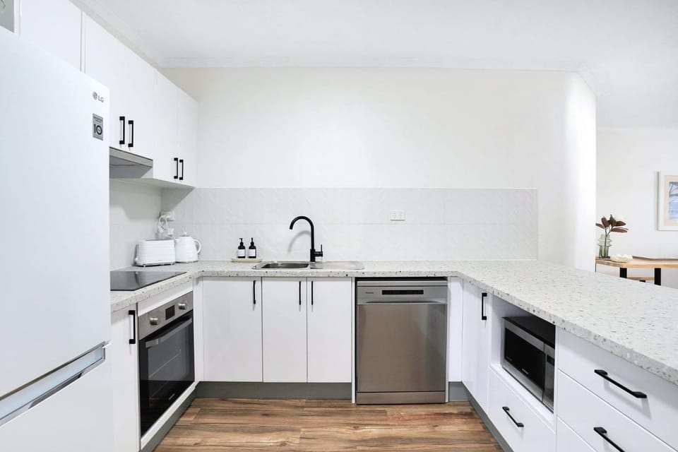 Living on Lake Apartment in Cairns