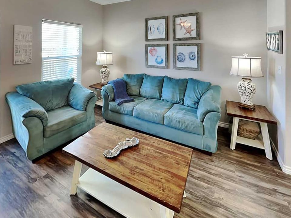 Living room, Seating area, furniture