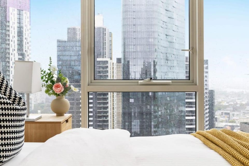 Comfy & Stylish 2BR Apt Next to Crown City Views Apartment in Southbank