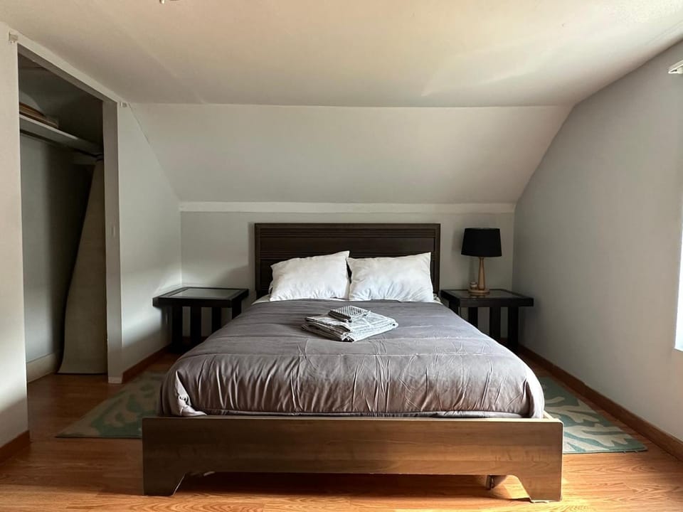 Private Room Lakeview House- Westmount Vacation rental in Moncton