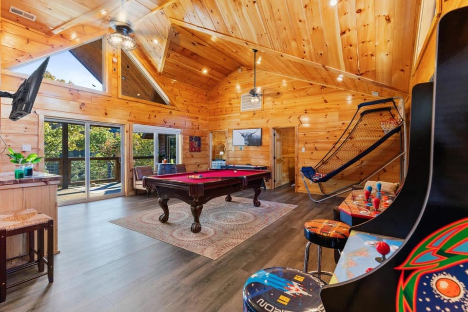 The Great Escape By Ghosal Luxury Lodging Chalet in Sevier County