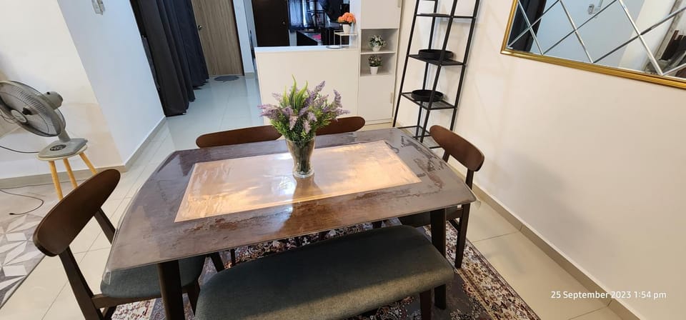 Seating area, Dining area