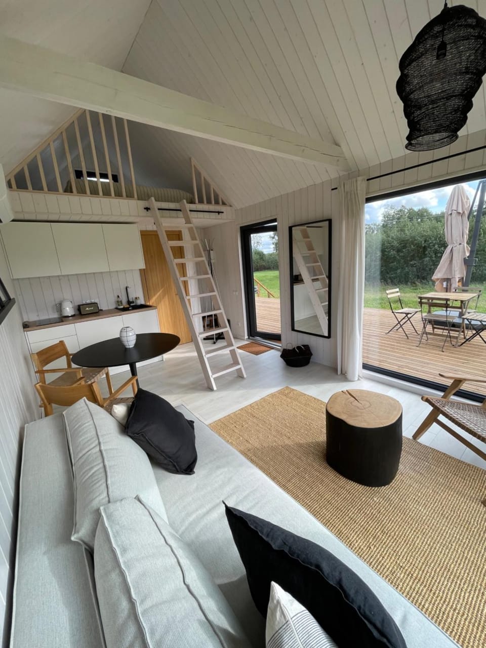 Coffee/tea facilities, View (from property/room), Living room, Seating area, Dining area, stove, kitchen