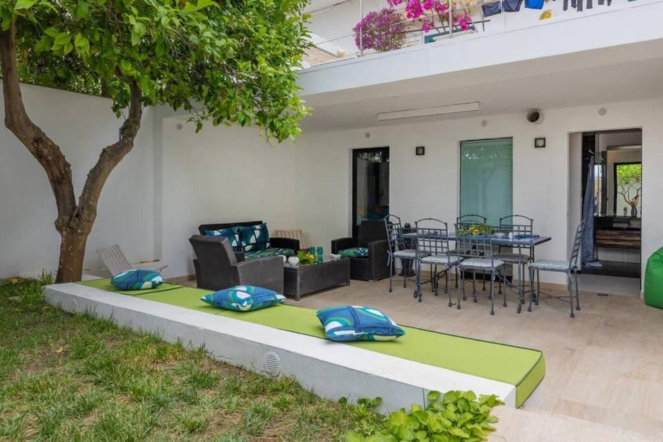 Patio, Garden, Dining area