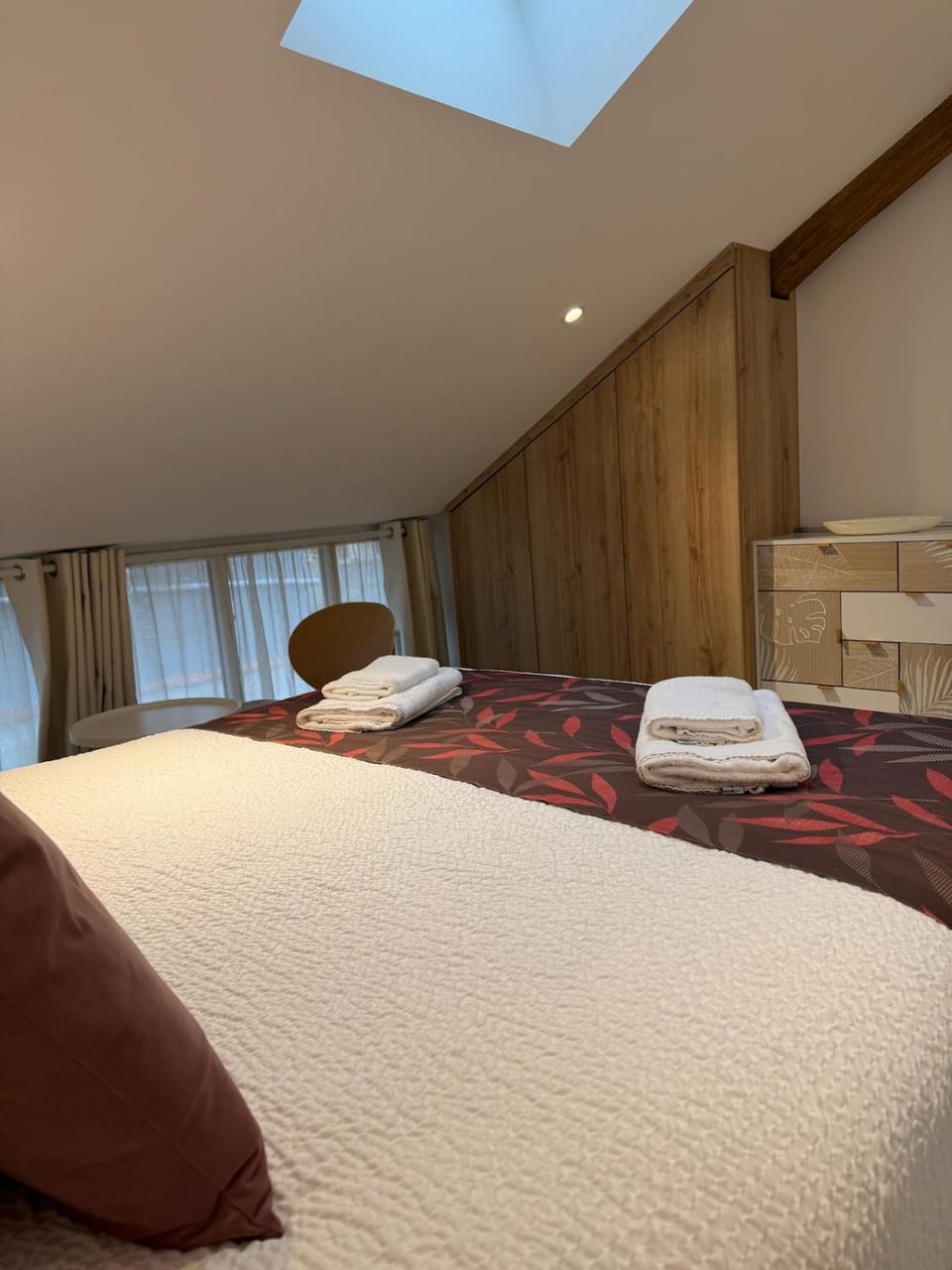Bed, Bedroom, towels, wardrobe