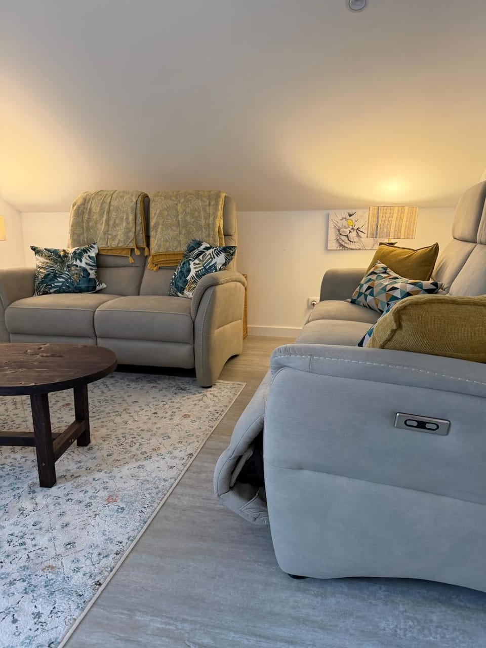Living room, Seating area