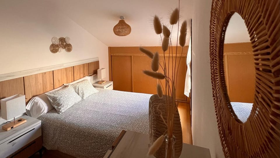 Ático con terrazas, garaje y ascensor en el casco antiguo Apartment in Huesca