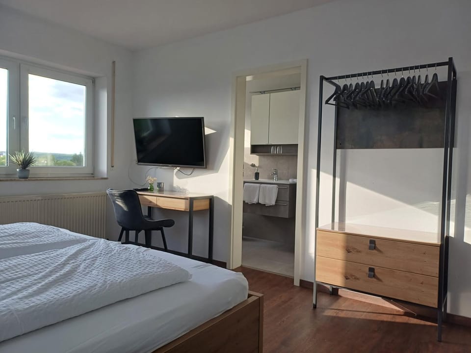 Bed, Bathroom, Bedroom, heating, towels