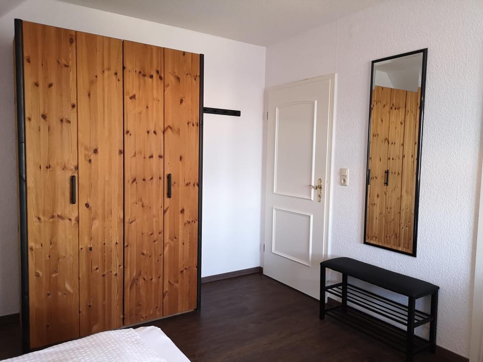 Bed, Photo of the whole room, Bedroom, wardrobe