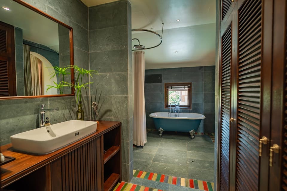Bathroom, Bath