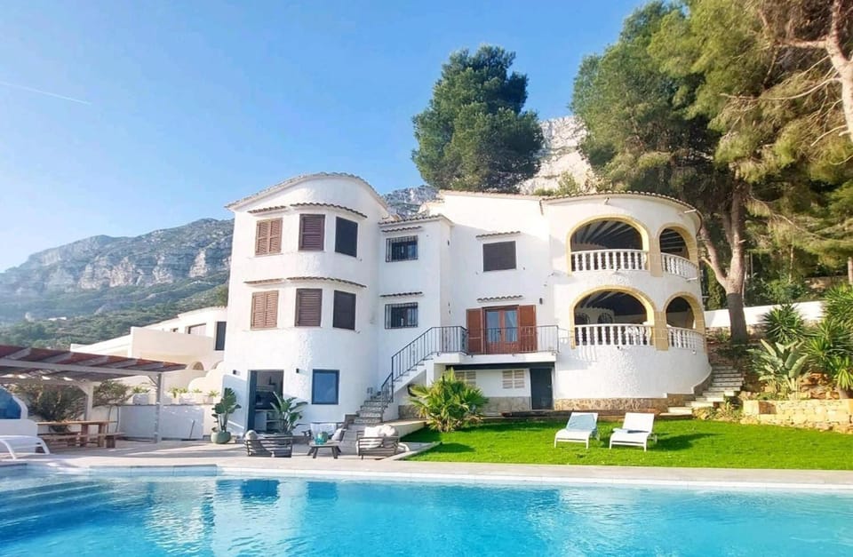 Facade/entrance, Garden, Hot Tub, Solarium, Balcony/Terrace, Other, Dining area, Mountain view, Area and facilities, Swimming pool