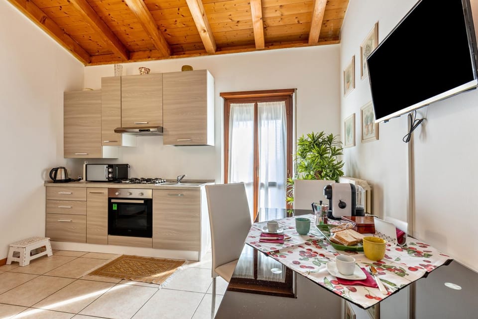 Property building, Kitchen or kitchenette, Living room