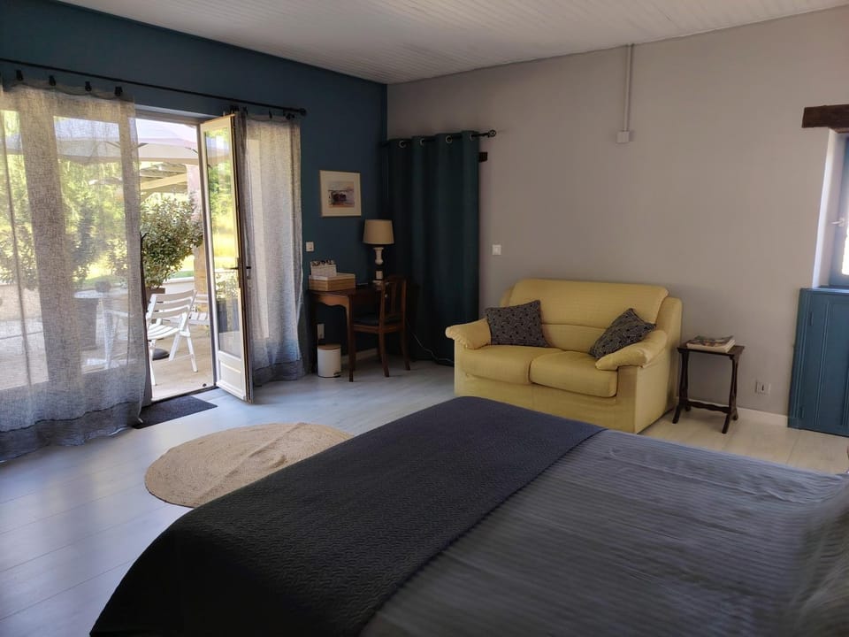 Appartement dans la campagne bourbonnaise Apartment in Auvergne-Rhône-Alpes