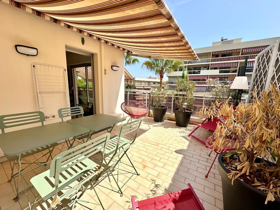 Property building, Patio, Day, View (from property/room), Balcony/Terrace, Balcony/Terrace, Dining area