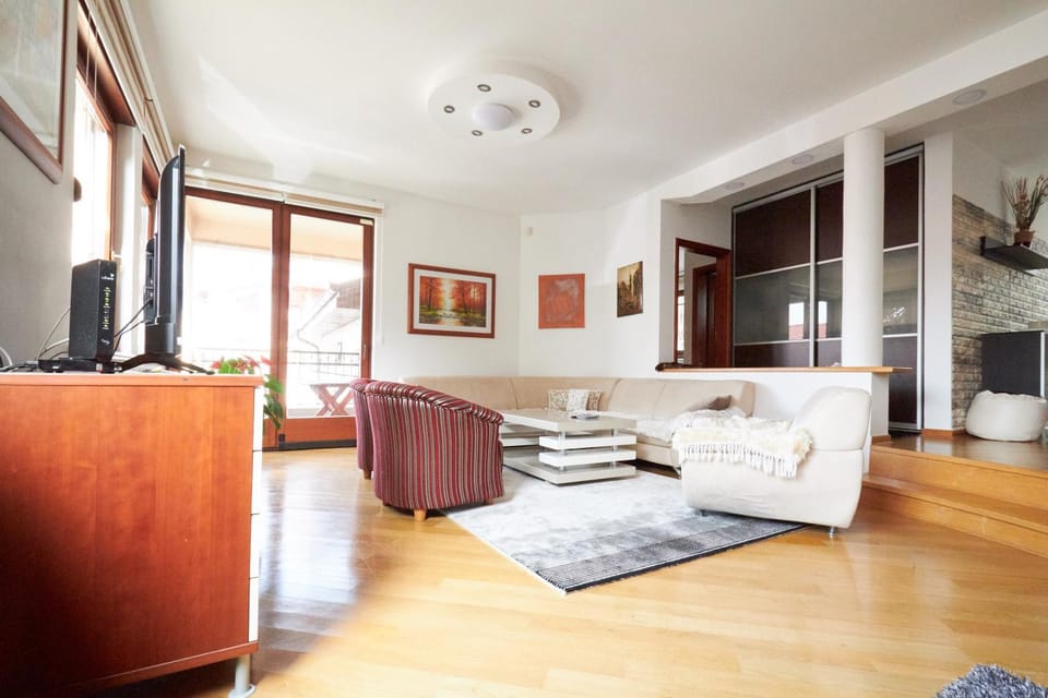 TV and multimedia, Living room, Seating area