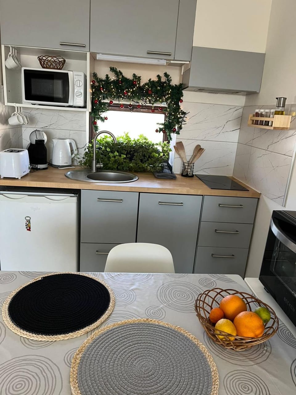Kitchen or kitchenette