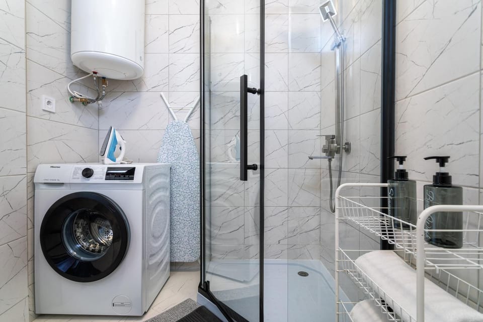 Shower, Bathroom, towels, washing machine, dryer
