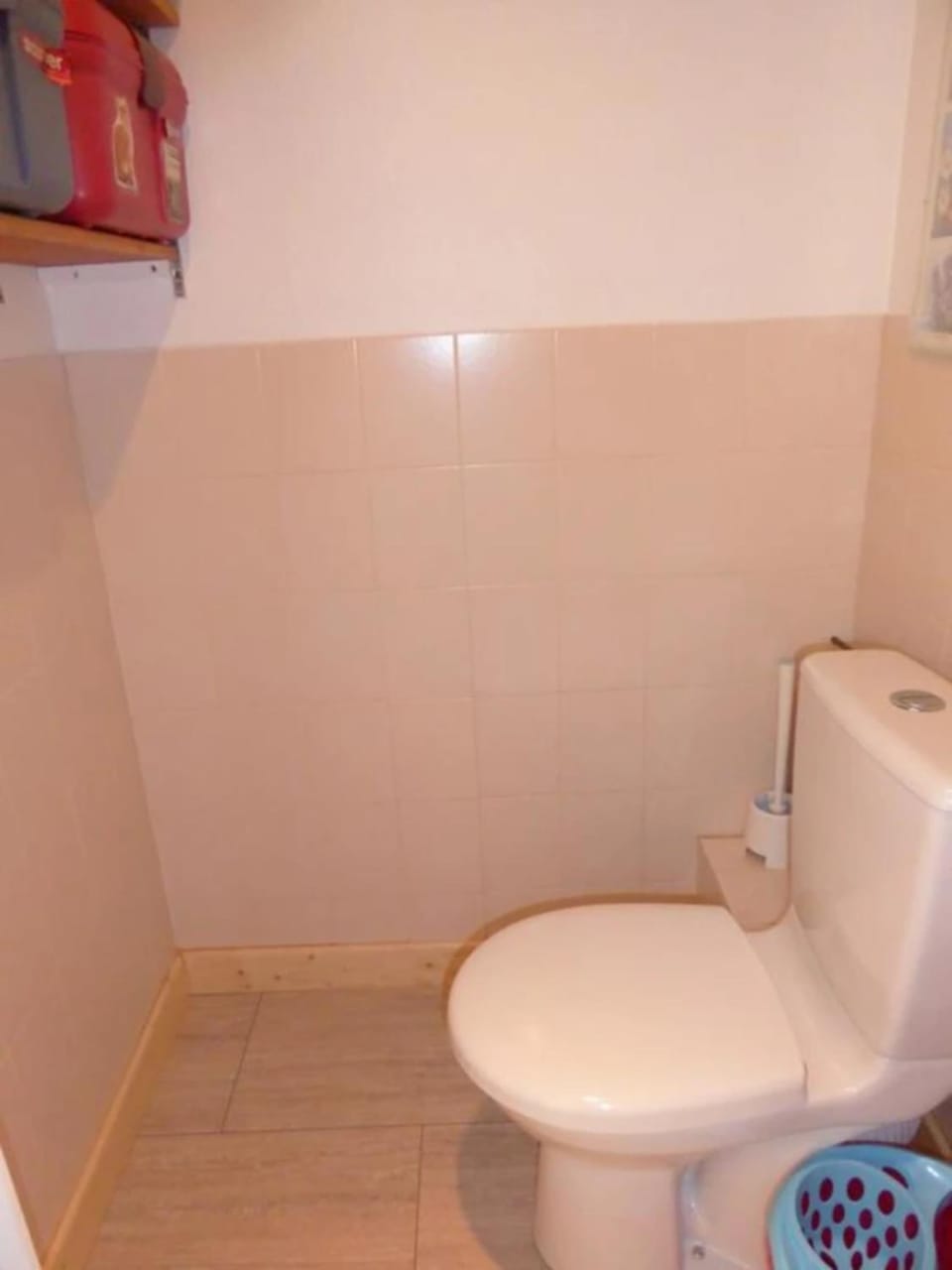 Bathroom, Living room
