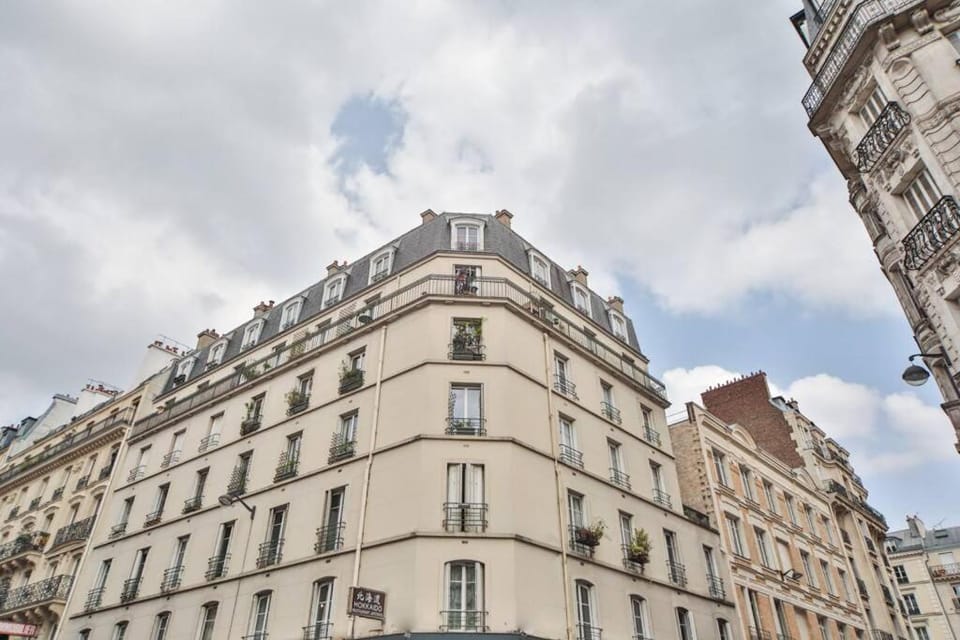 Appartement de charme proche du Canal Saint-Martin Apartment in Paris