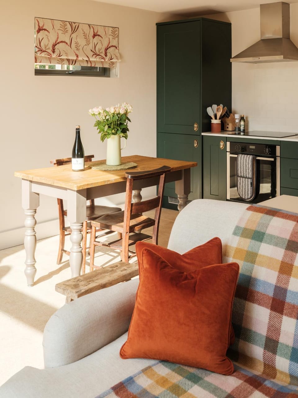 Seating area, Dining area