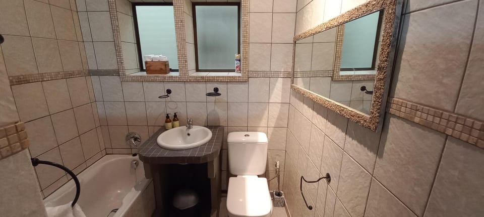 Shower, Toilet, Bathroom, Bath