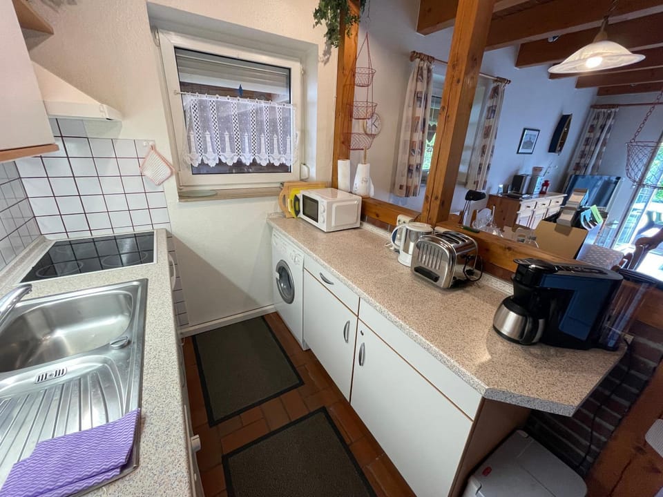 Haus Tillmann mit Hund in Hooksiel House in Wangerland