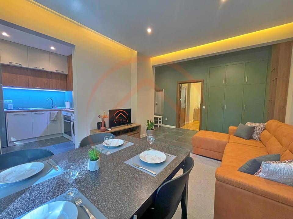 Communal lounge/ TV room, TV and multimedia, Kitchen or kitchenette, Living room, Seating area, Dining area, Evening entertainment