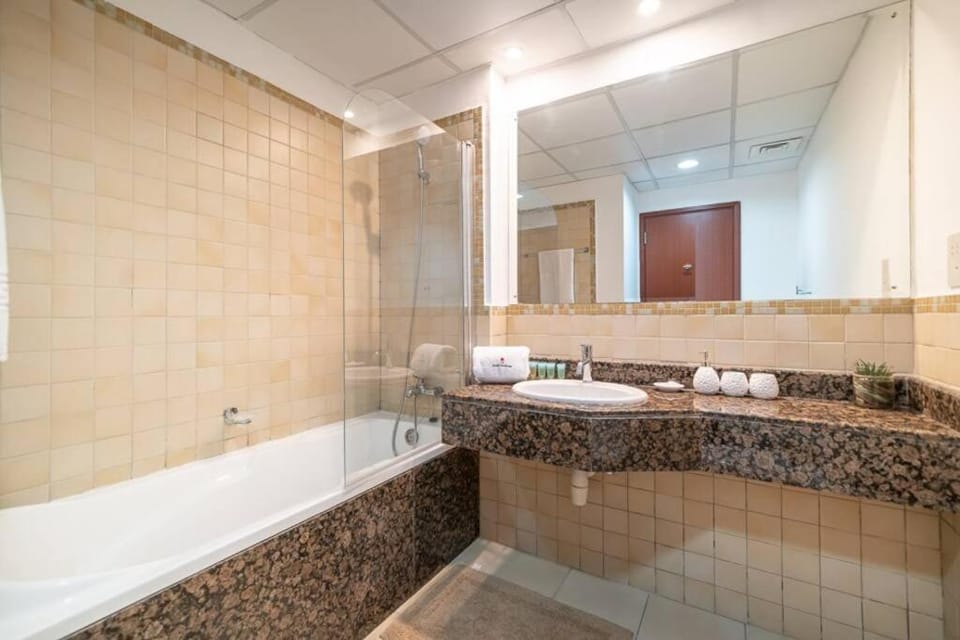 StoneTree - Spacious 2 BR near JBR beach Apartment in Dubai