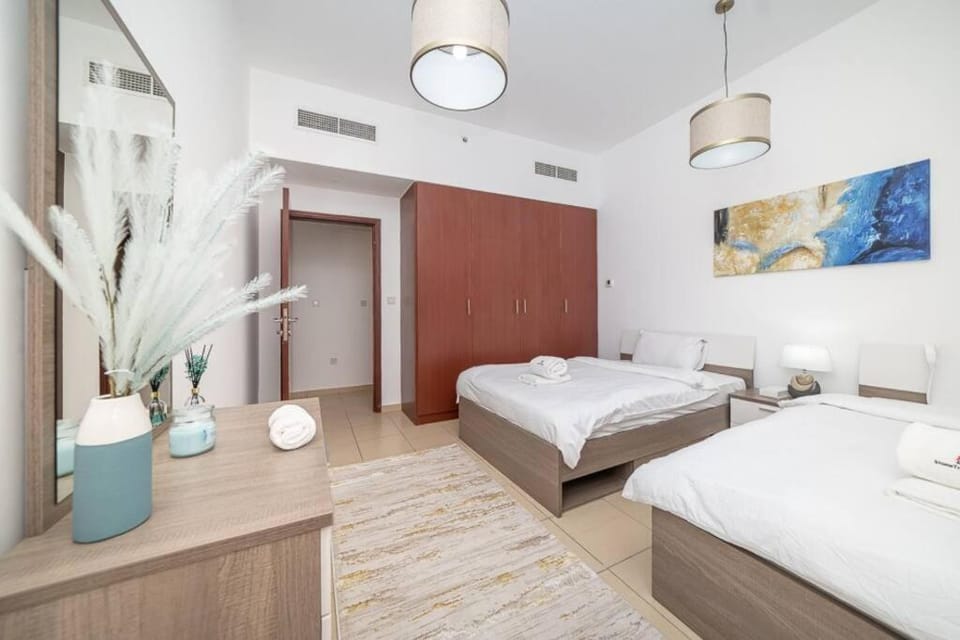StoneTree - Spacious 2 BR near JBR beach Apartment in Dubai