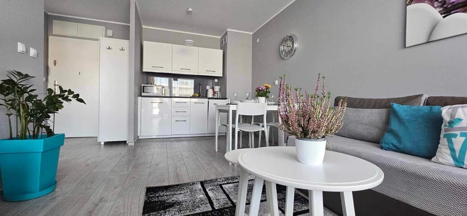 Kitchen or kitchenette, Living room, Seating area