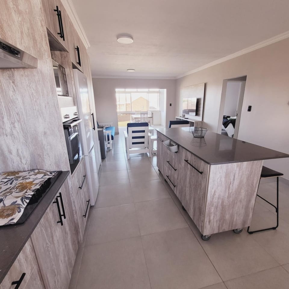 Dining area, oven, stove