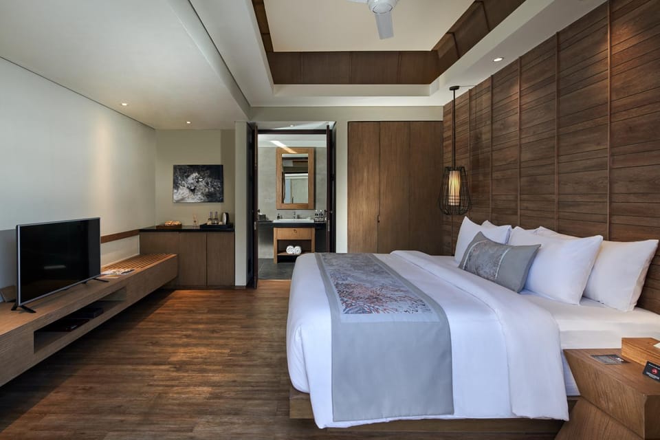 Bed, TV and multimedia, Evening entertainment, Bedroom, hair dresser