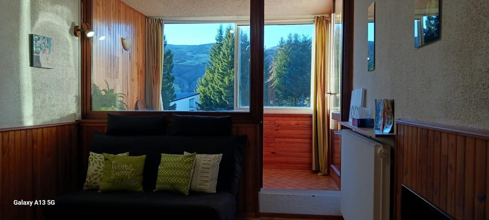 Centre station Super Besse Studio Apartment in Besse-et-Saint-Anastaise