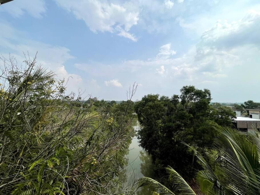 Lakefront Tree Escape in Buriram, Thailand House in Laos