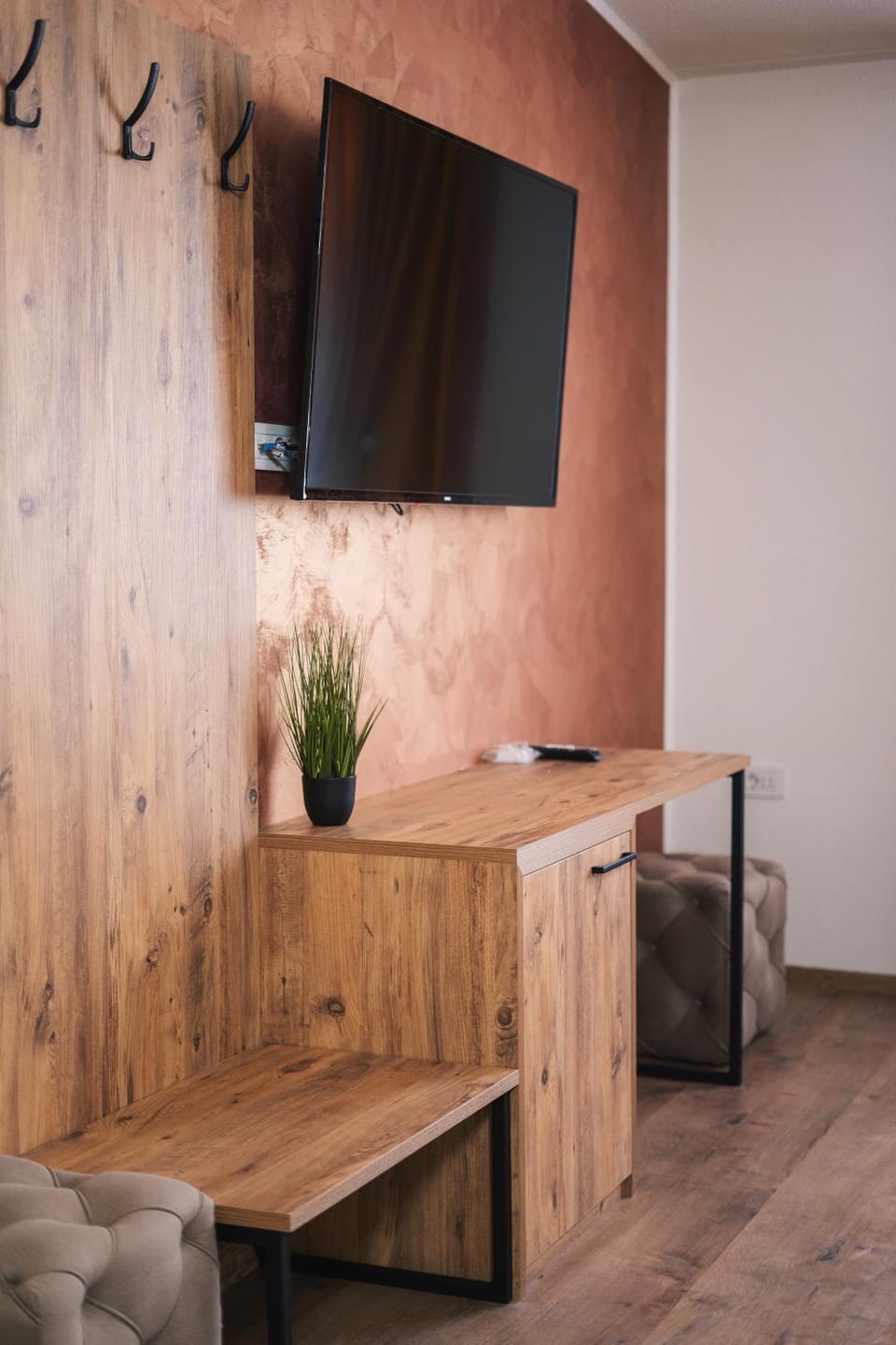 Communal lounge/ TV room, TV and multimedia, Living room, Seating area, Evening entertainment