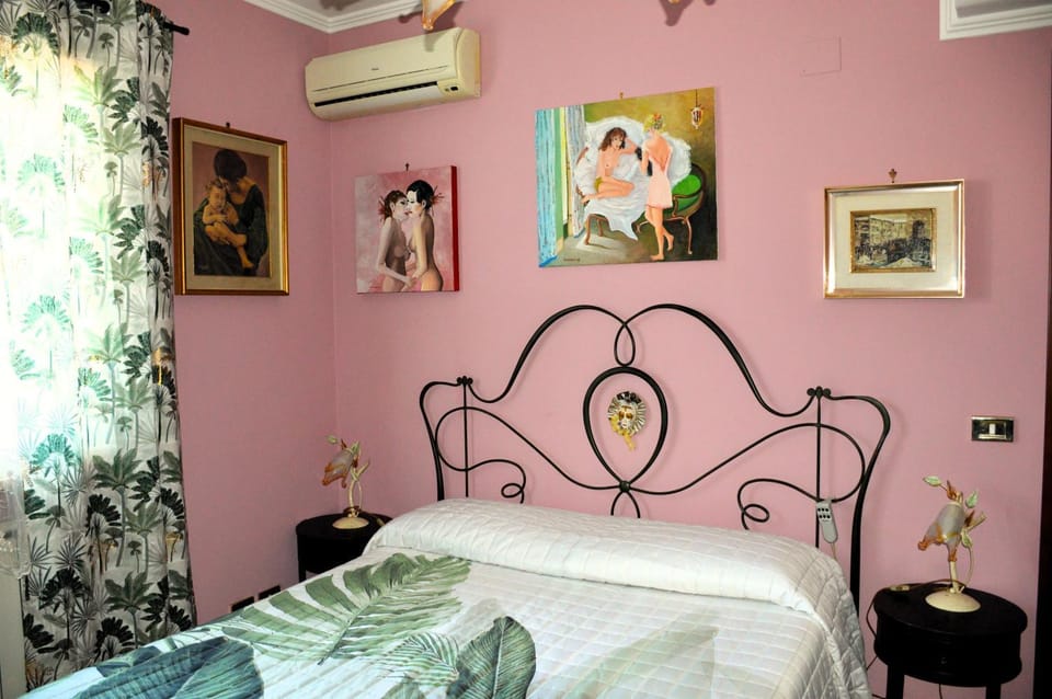 Bed, Photo of the whole room, Bedroom, air conditioner