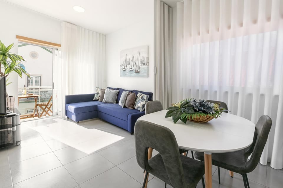 Living room, Decorative detail, Seating area, Dining area