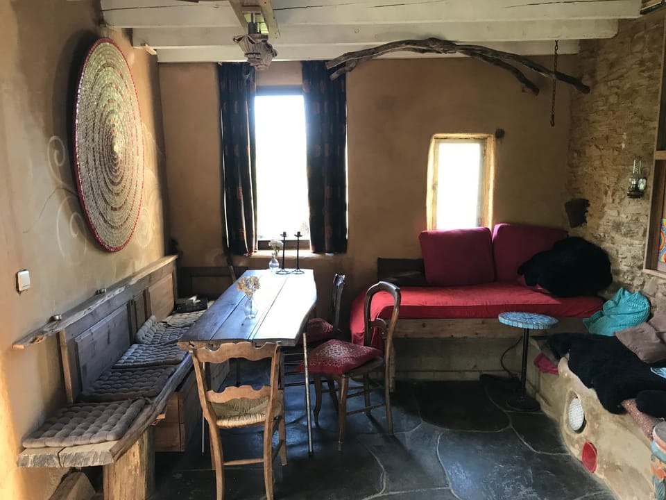 Seating area, Dining area