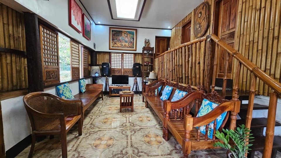 Josephine's Villa - Bangar, LU (up to 15 guests) Villa in La Union