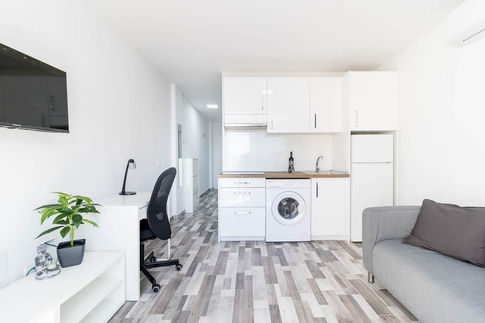 Kitchen or kitchenette, Living room, Seating area