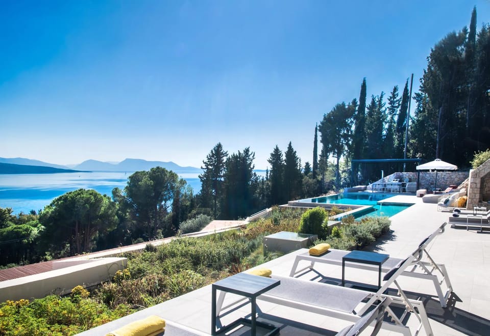 Nearby landmark, Day, Natural landscape, Mountain view, Pool view, Sea view, Swimming pool, sunbed